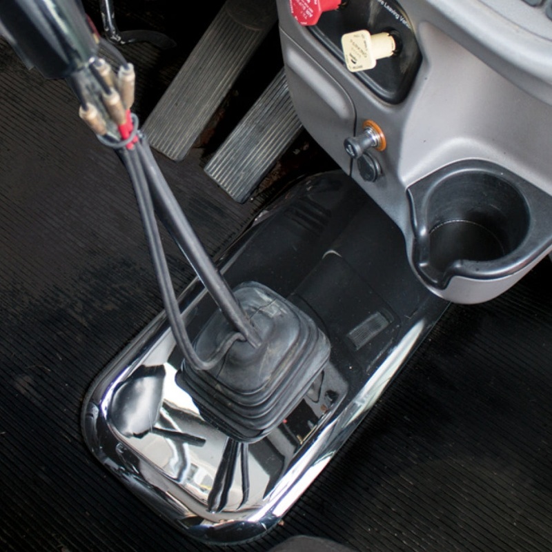 Peterbilt 386/389/579 chrome plastic gear shift plate cover – replaces OEM # S22-6041M01-201
