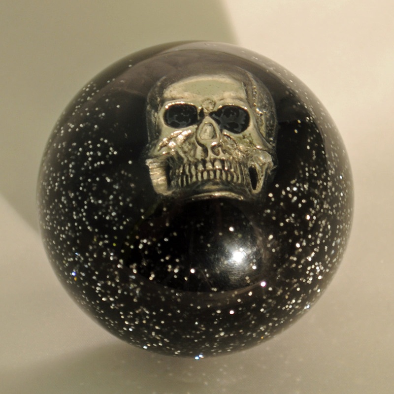 Black glitter w/Skull embedded 2.25 diameter round gear shift knob