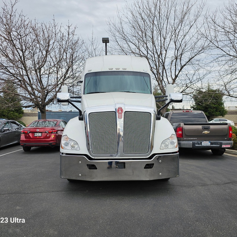 Kenworth T680 chrome steel 14 bumper with mounting holes and tow pin holes – WITH RADAR HOLE