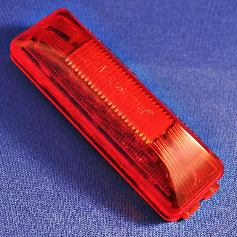 Maxxima red 1 x 4 rectangular 12 diode LED marker light