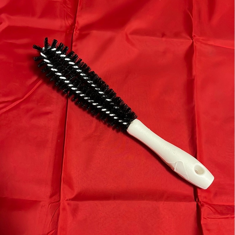 Brake dust brush with black poly bristles