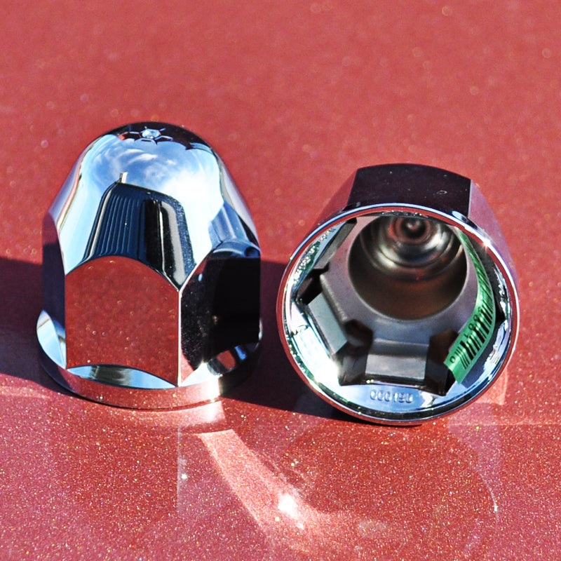 Alcoa Hug-A-Lug chrome plastic 1-1/16 diameter lugnut cover