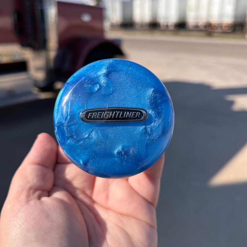 Freightliner embedded logo tractor / trailer air brake knob with 5/8 x 11 insert – SINGLE