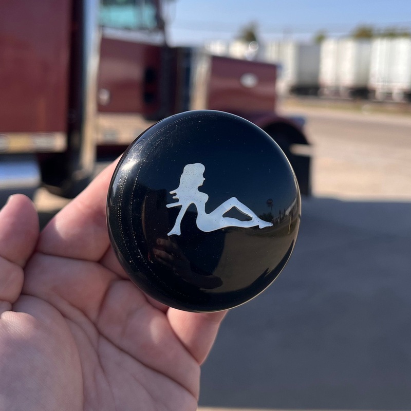 Mudflap Girl embedded logo tractor / trailer air brake knob with 5/8 x 11 insert – SINGLE