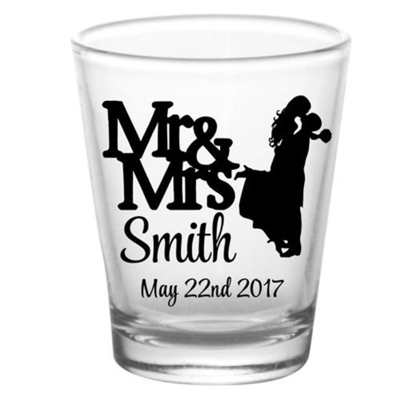 CUSTOMIZABLE Clear Shot Glass – Mr & Mrs Cute Silhouette – 1.75oz